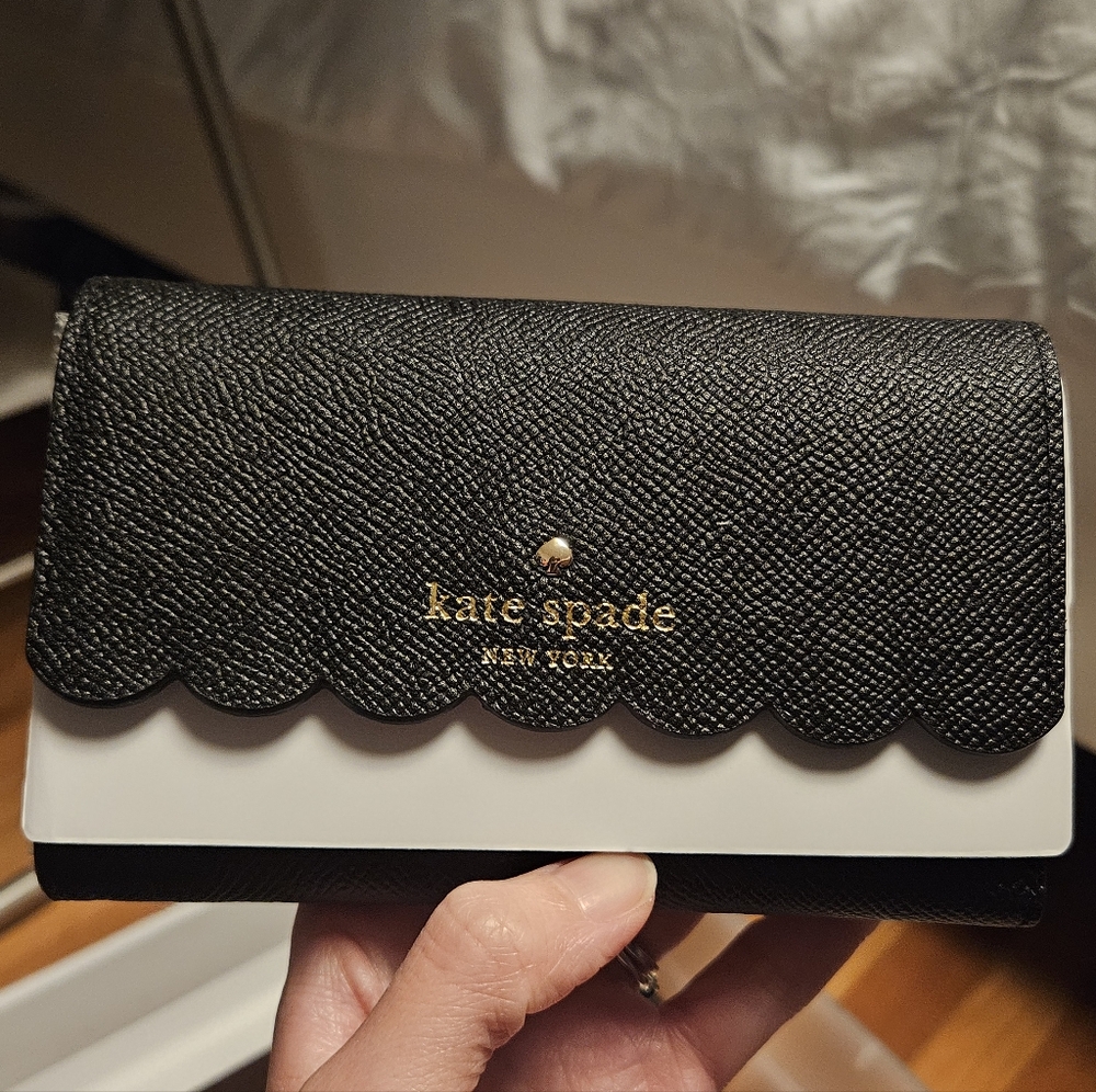 Kate Spade Morris Lane Scallop Tri-fold Wallet Black White Leather